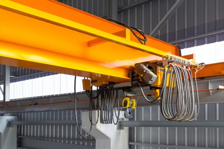 ¿Qué se necesita para operar grúas Viajeras?