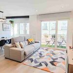Guía definitiva para elegir la mesa de arrimo que va perfecta con la decoración
