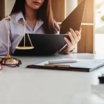 ¿Sabes cuál es el verdadero significado de abogada, especialista y doctora en derecho?