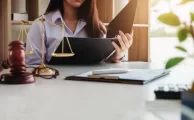 ¿Sabes cuál es el verdadero significado de abogada, especialista y doctora en derecho?